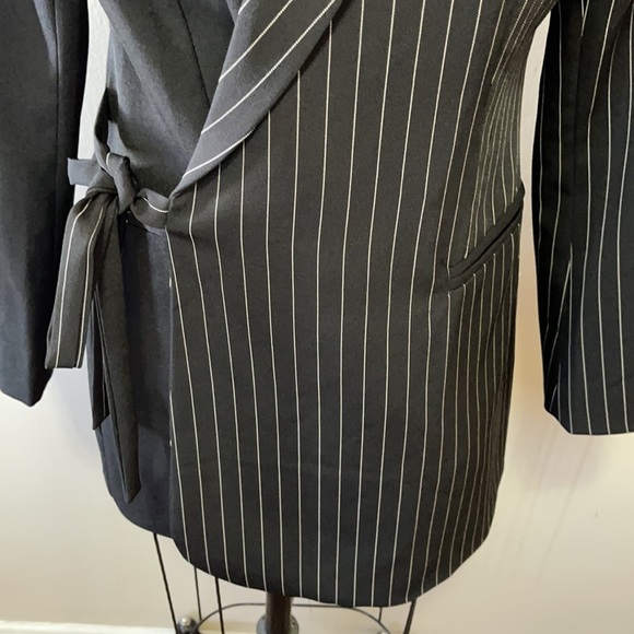 Vera & Lucy 1/2 Pinstripe 1/2 Solid Wrap Front Blazer NWT - Picture 4 of 16